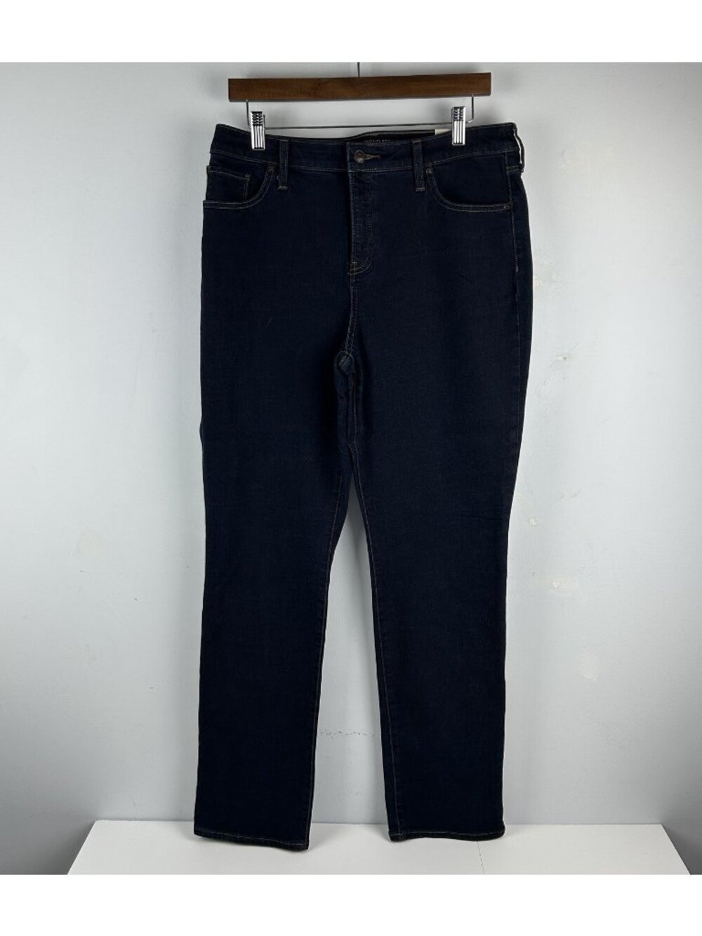 NWT Chicos So Slimming Girlfriend Straight Leg Jeans, Dark Wash Size 1.5 10R